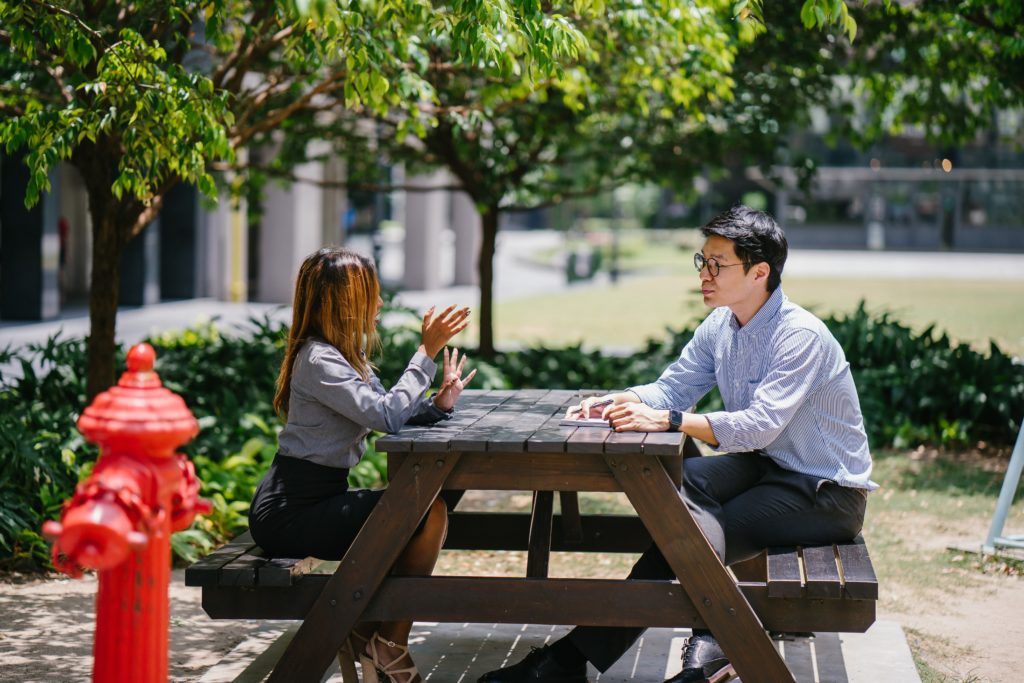 Conversaciones con posibles clientes tratando de entender sus jobs-to-be-done